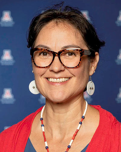 photo of Shelly Lowe